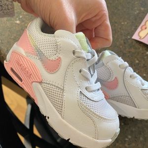 Toddler Nike air max excee